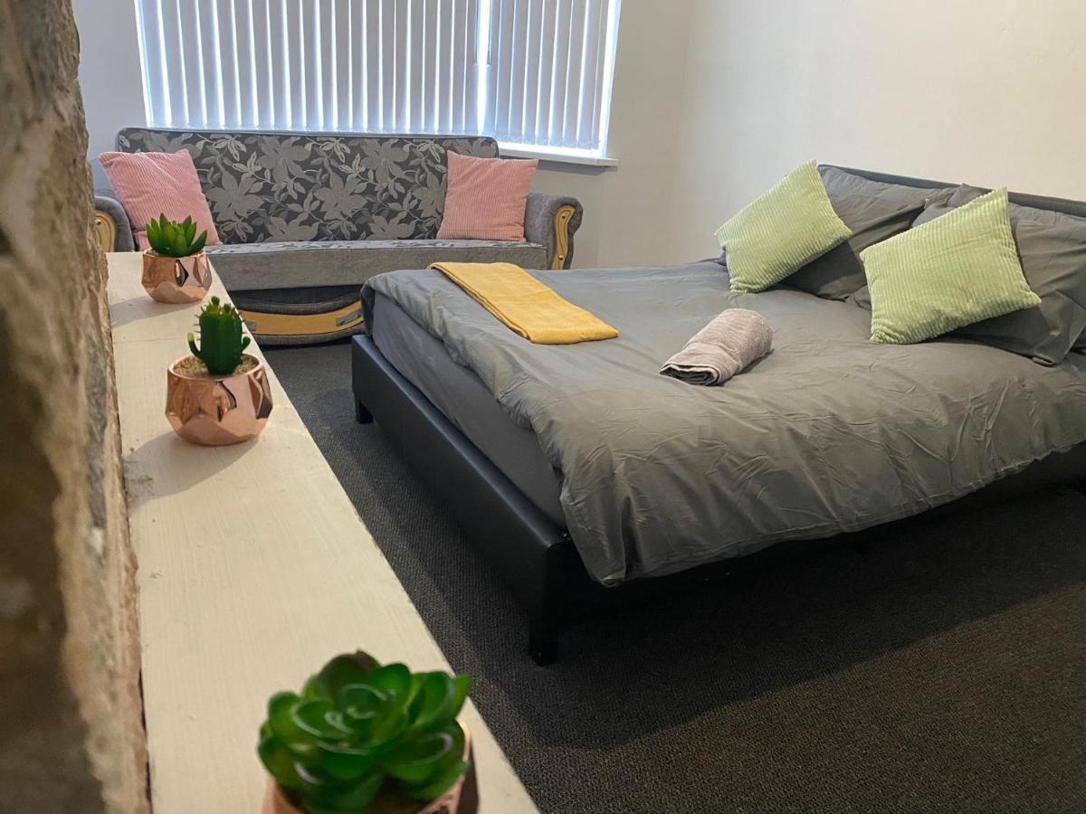 Homestay Spacious House Coventry