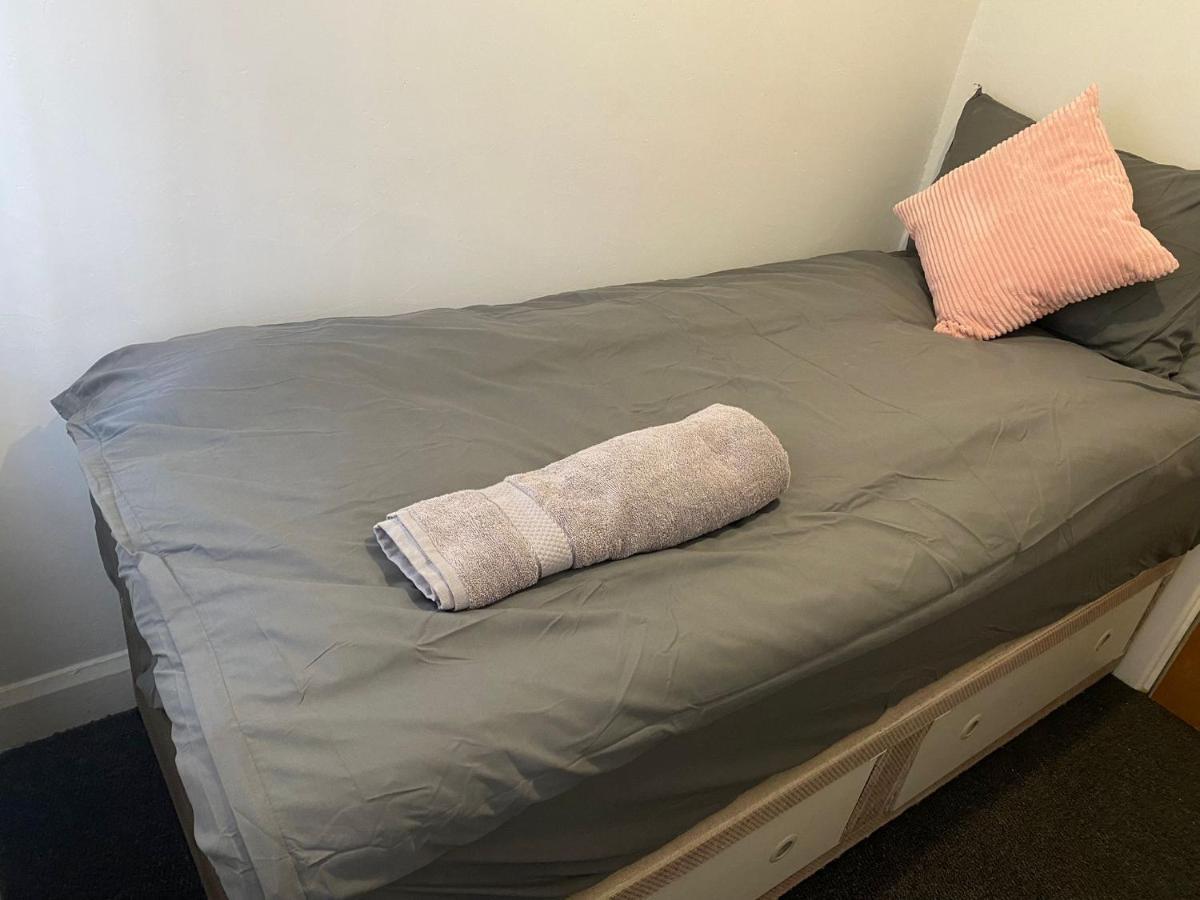 Homestay Spacious House Coventry